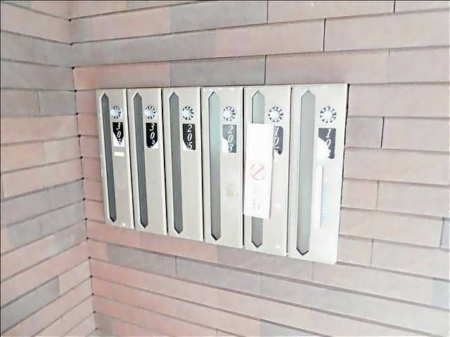 ����12