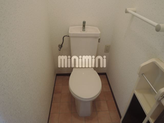 ����4