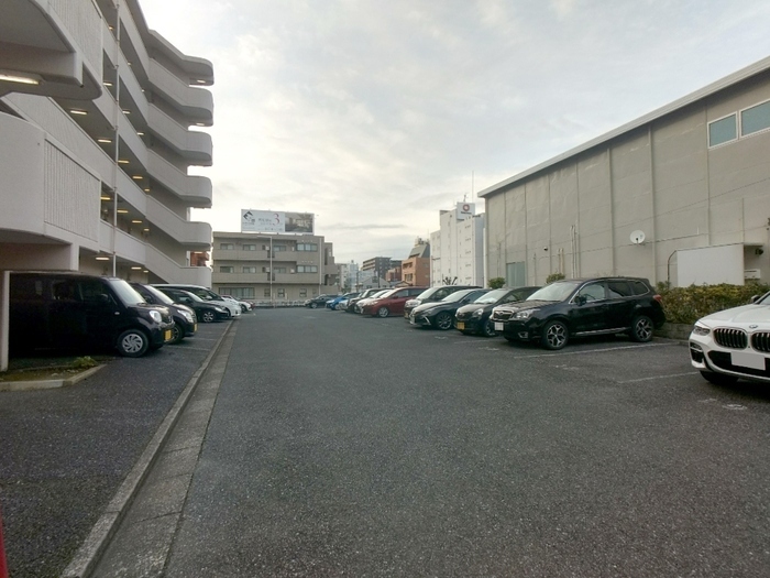����16