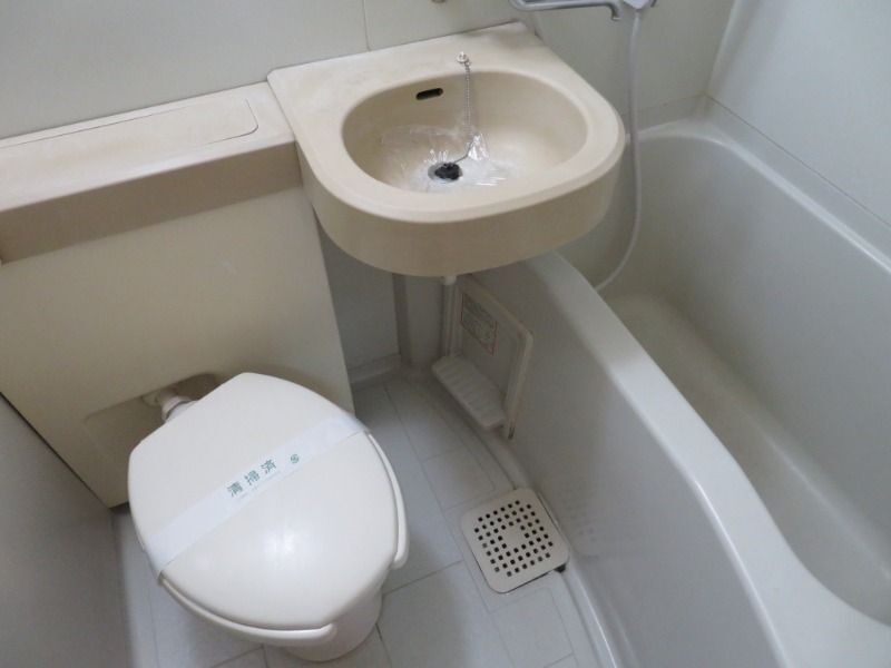 ����3