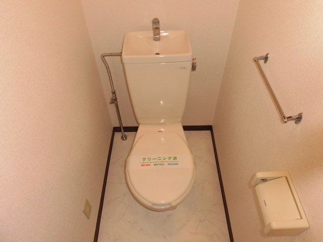 ����4