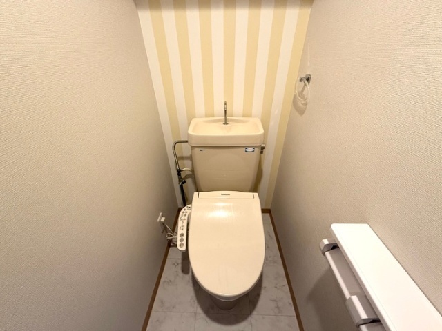 ����4