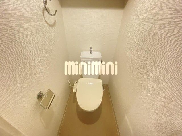 ����4