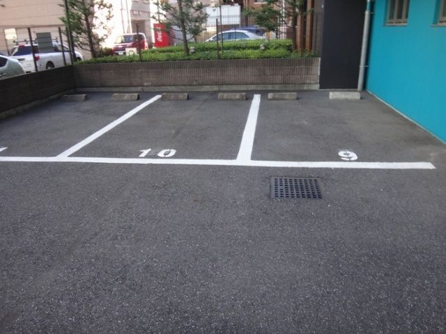 ����10