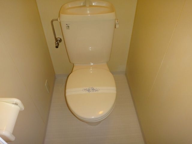 ����4