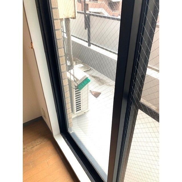 ����9