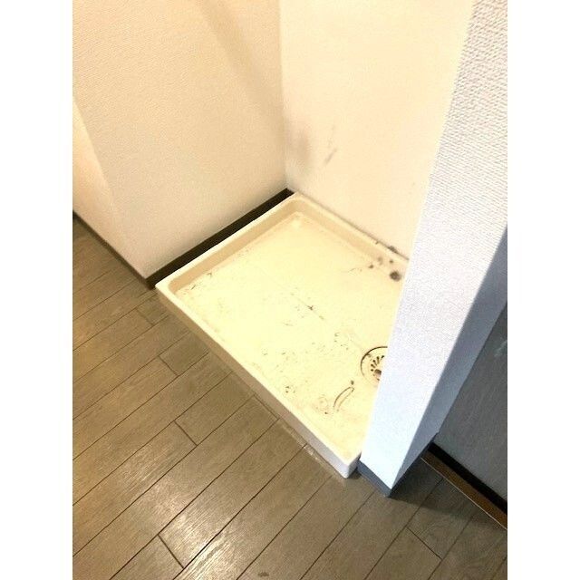 ����8