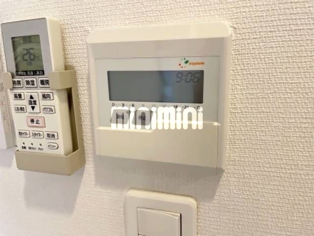 ����10