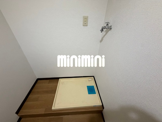 ����3