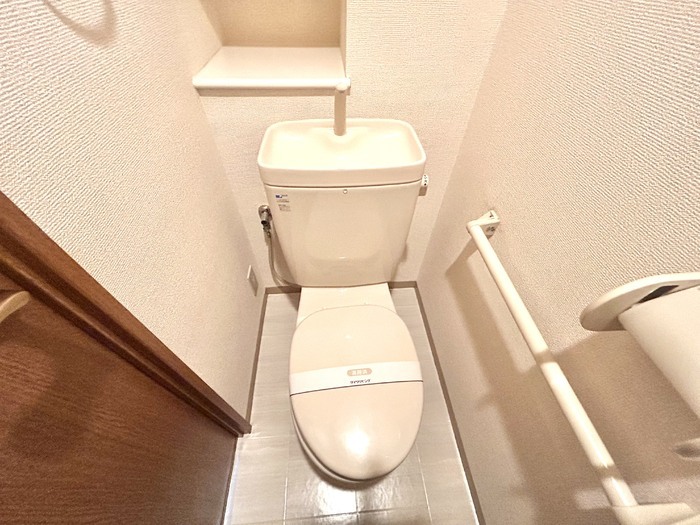 ����4