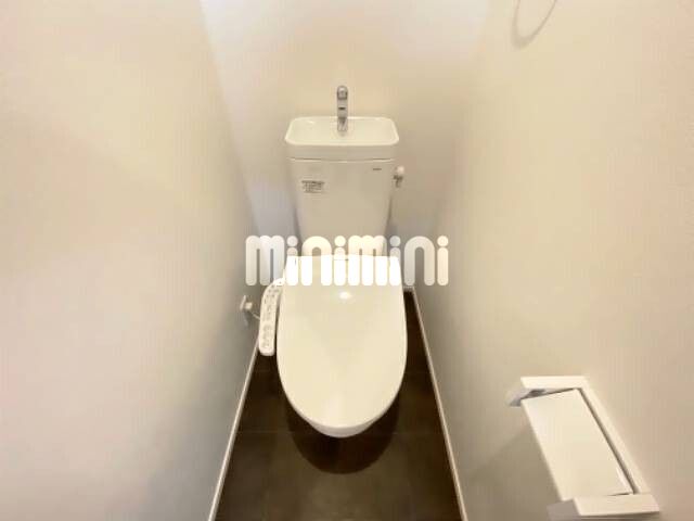 ����4
