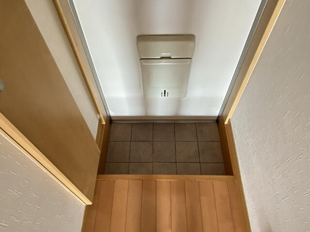 ����11