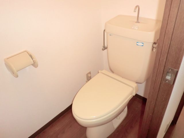 ����4