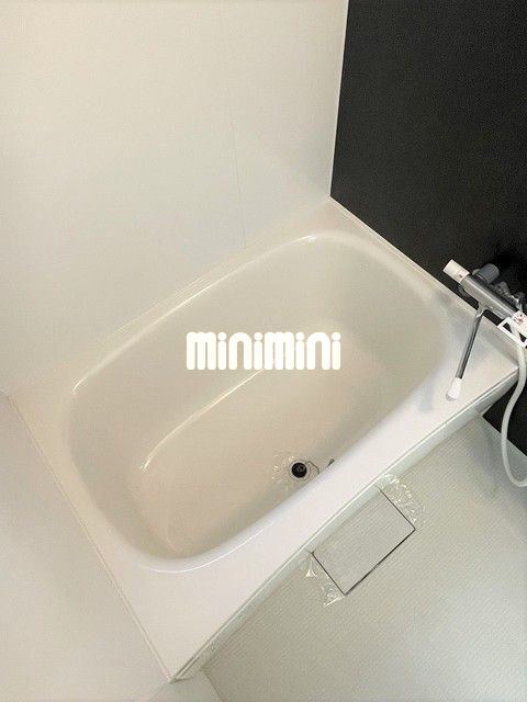 ����3