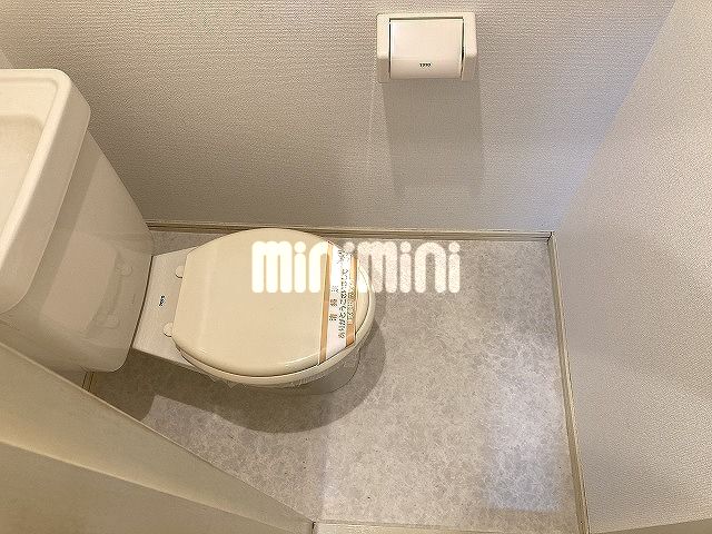 ����4
