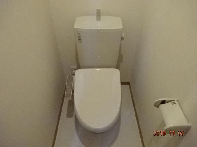����4