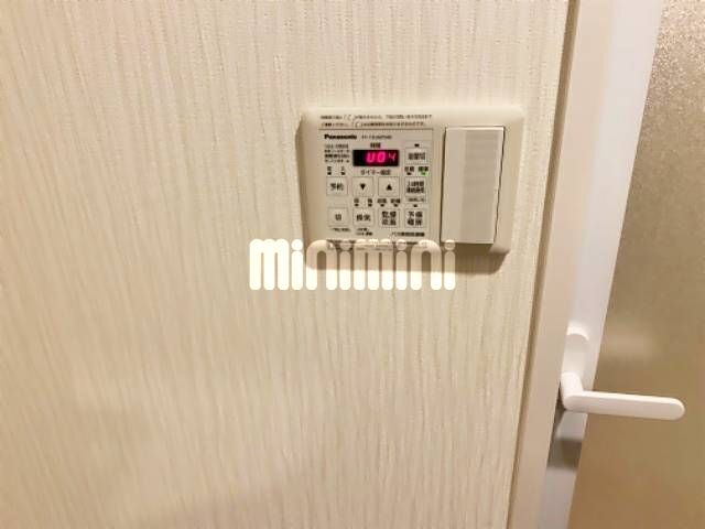 ����17