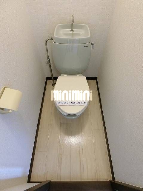 ����4