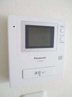 ����9