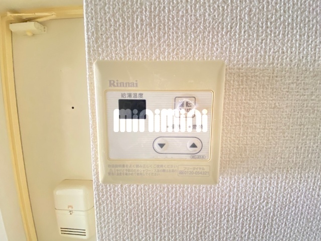 ����18