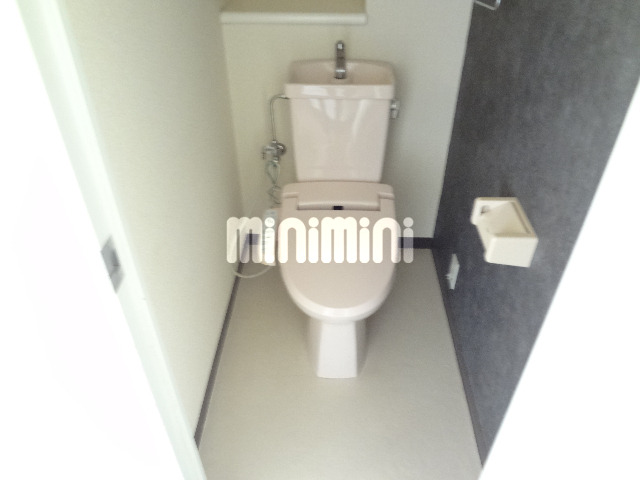 ����4
