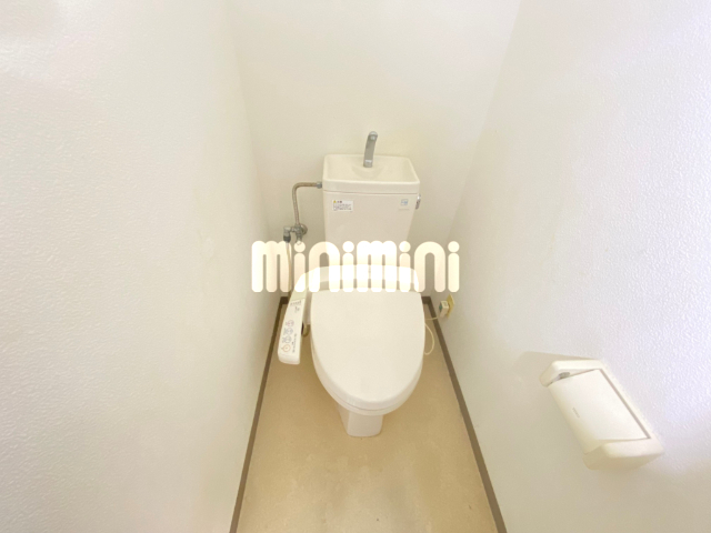 ����4