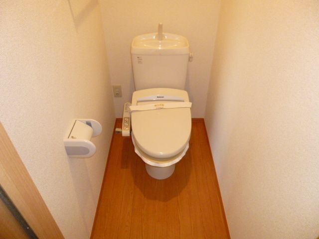 ����4