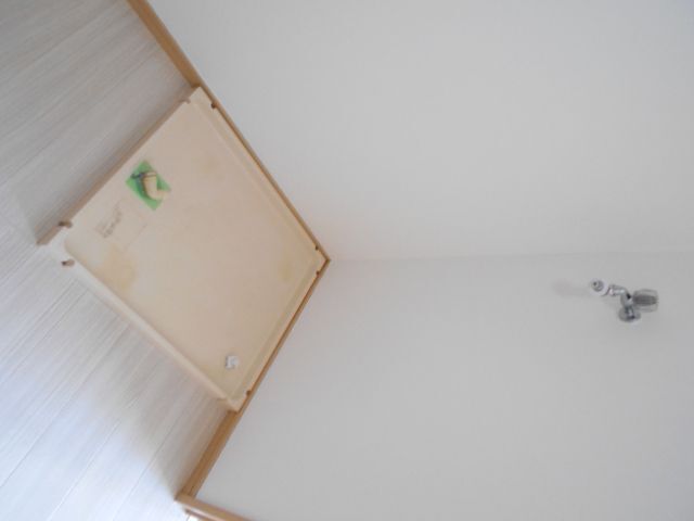����13