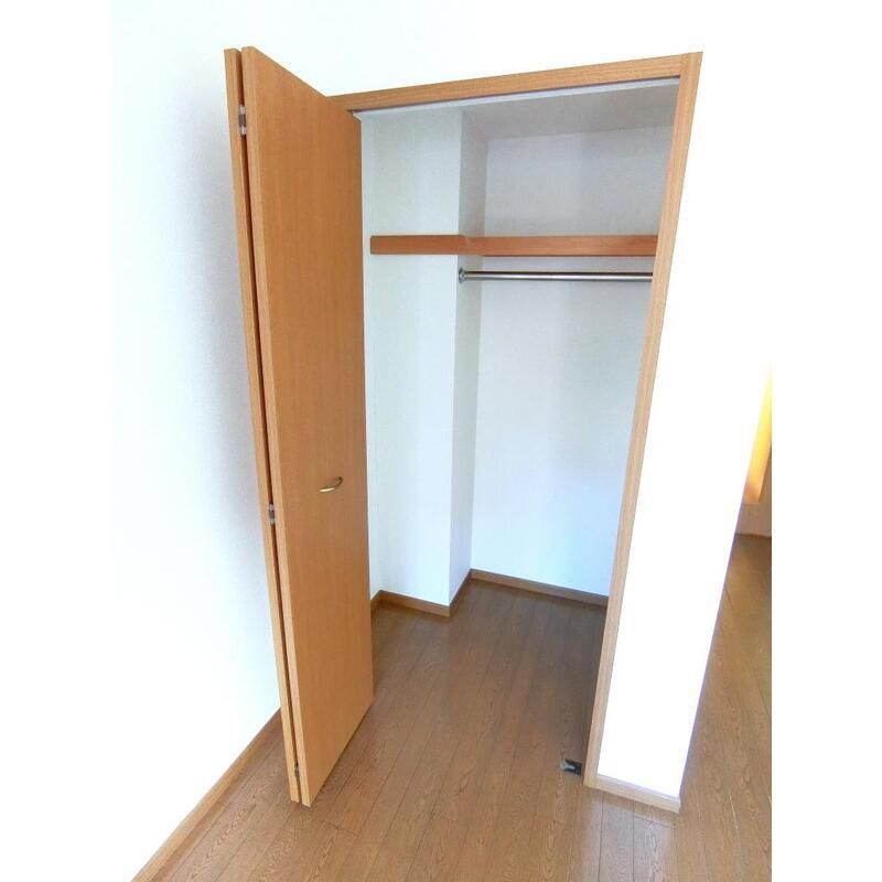 ����5