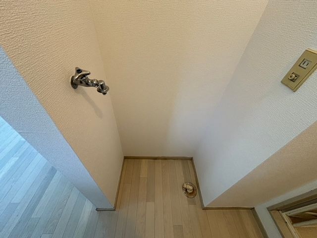 ����11
