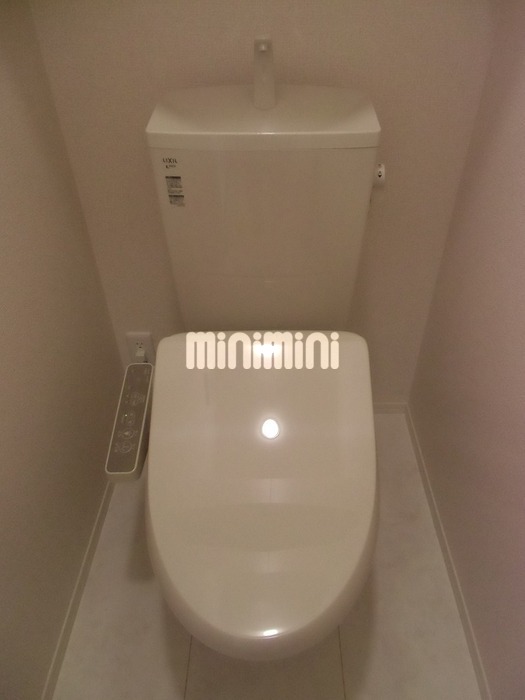 ����4