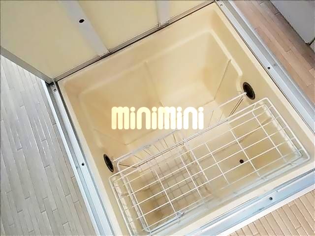 ����9