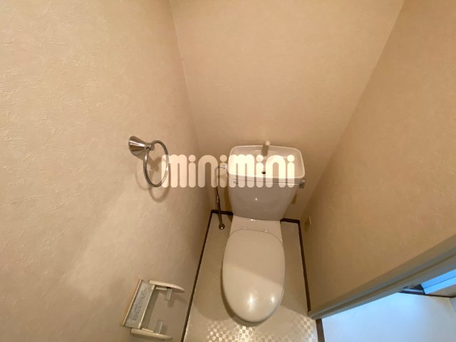 ����4