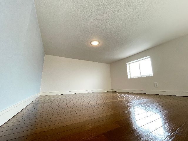 ����15