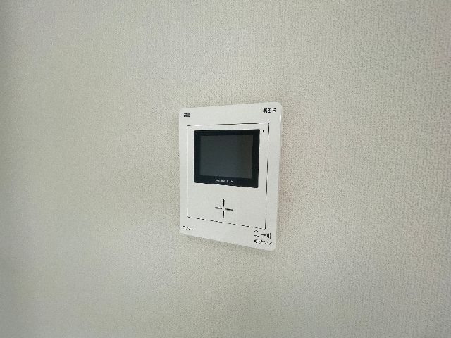 ����8