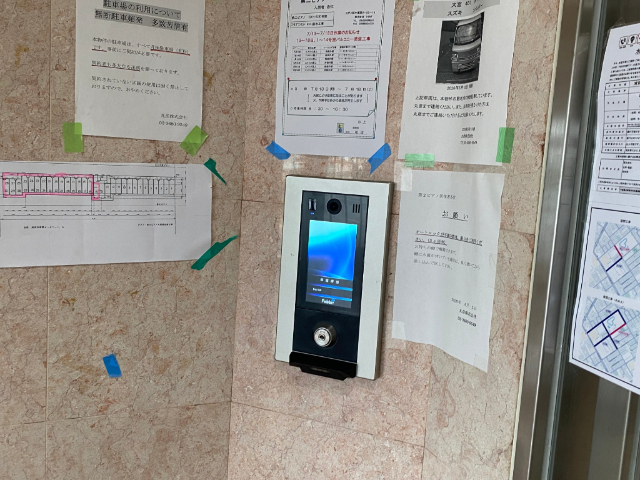 ����18