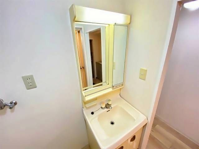����5