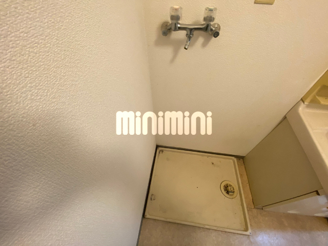 ����16