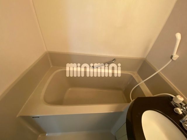 ����3