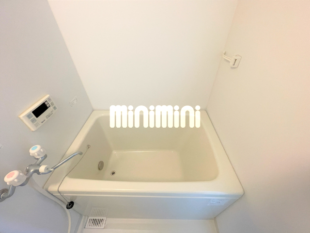 ����3