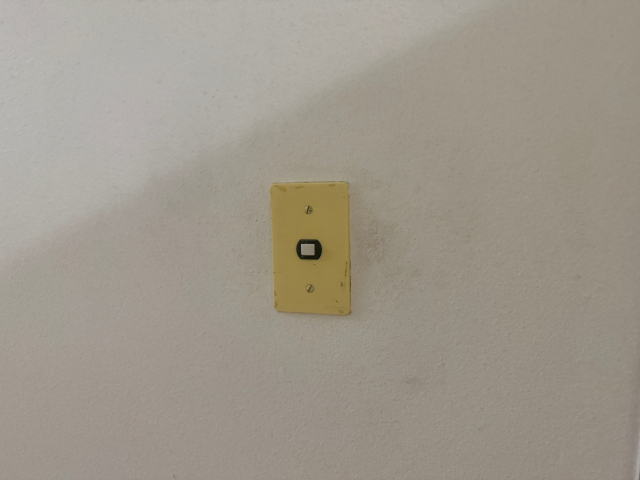 ����15