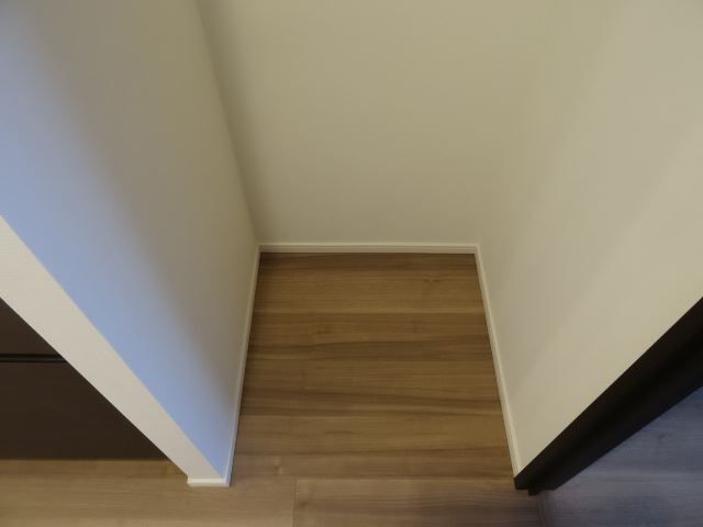 ����8