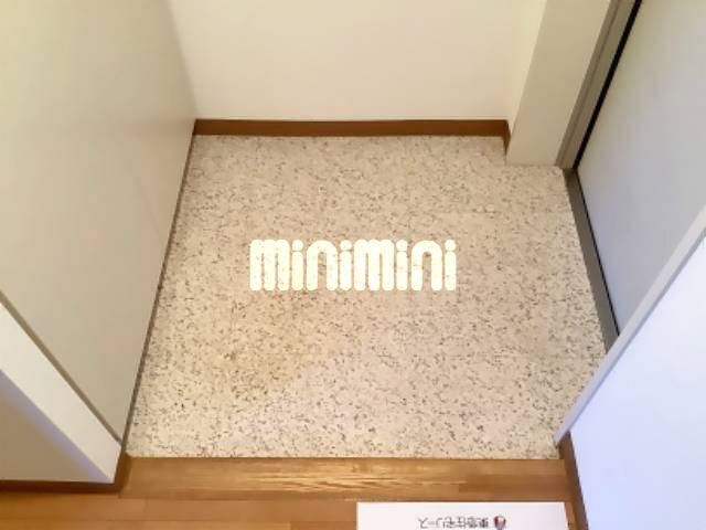 ����8