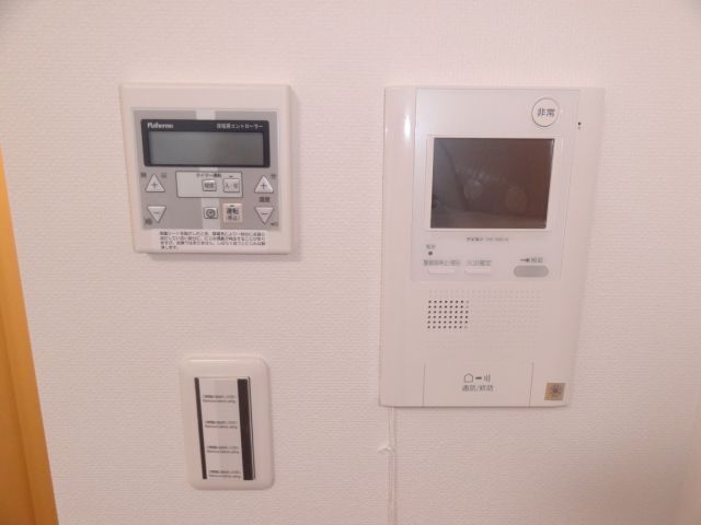 ����10