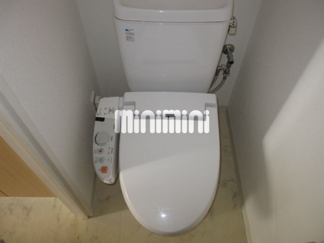 ����4