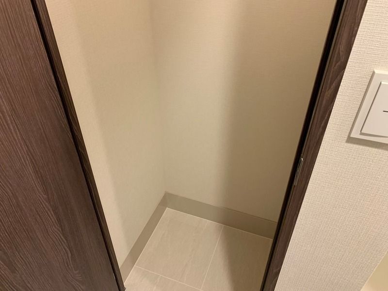 ����4