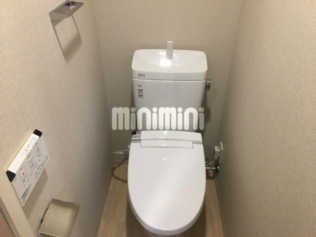 ����4