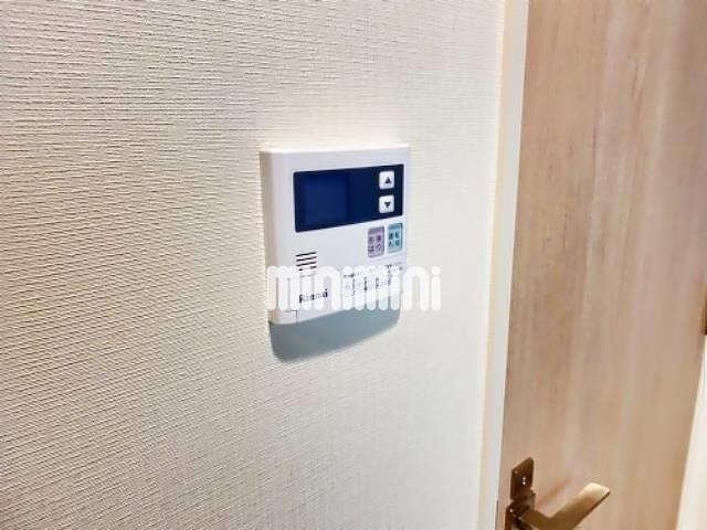 ����4