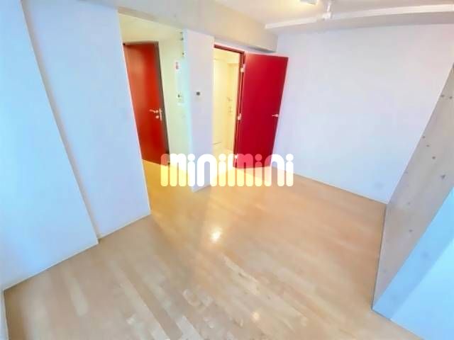 ����8