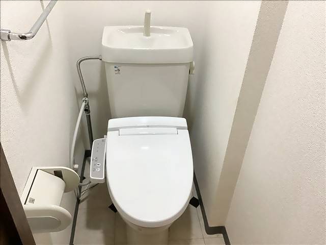 ����4